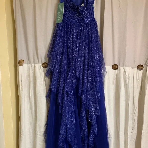 NWT size 1 gown
